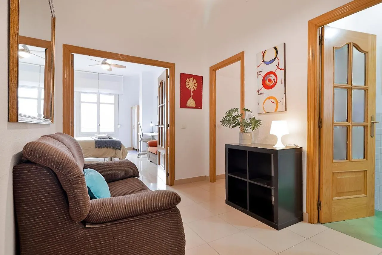 Apartment C10 Spacious 5 Bedroom In Soho Malaga