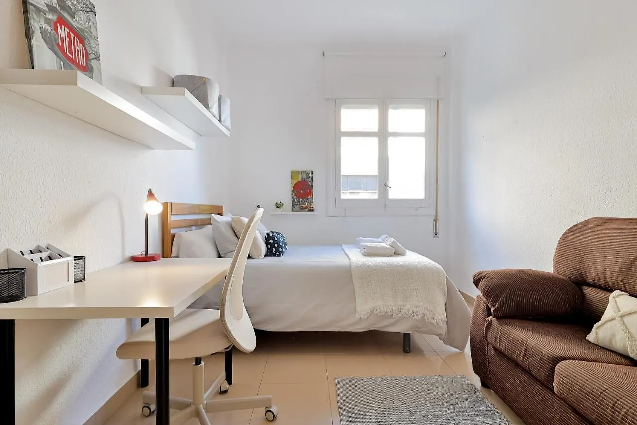 C10 Spacious 5 Bedroom In Soho Malaga Apartment