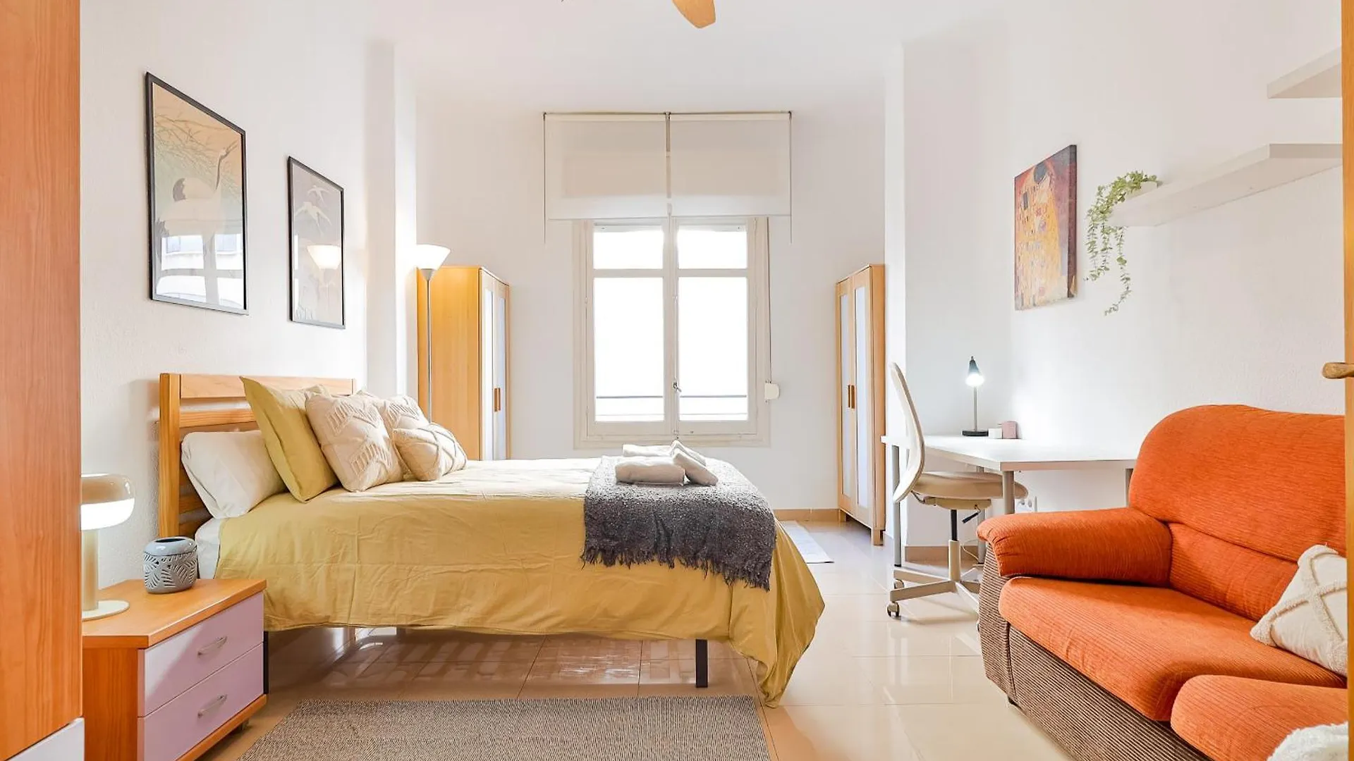 Apartment C10 Spacious 5 Bedroom In Soho Malaga